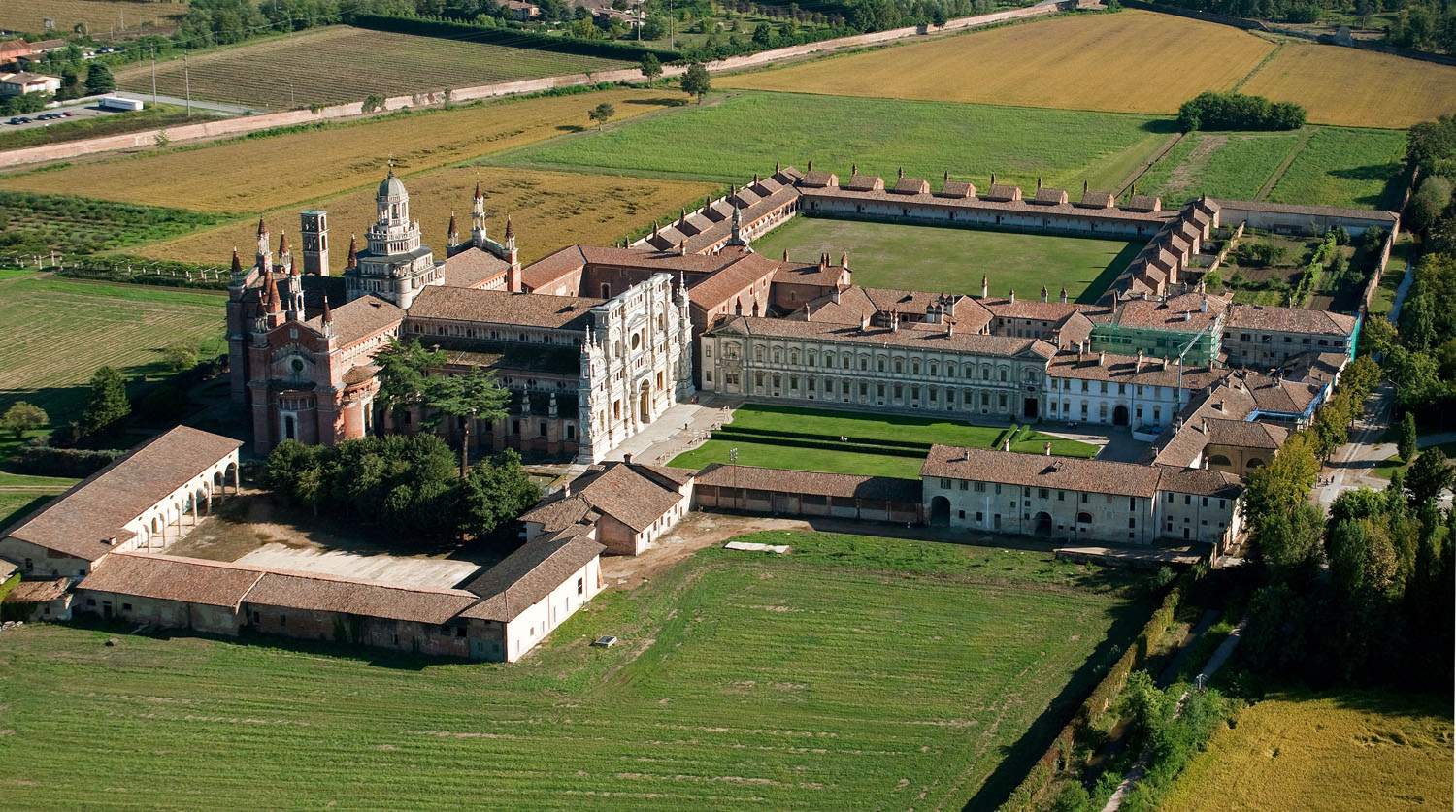 Veduta aerea della Certosa di Pavia, Monastero.